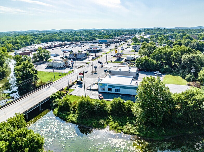 More Photos Of 1112 W Main St, Lebanon General Retail For Sale