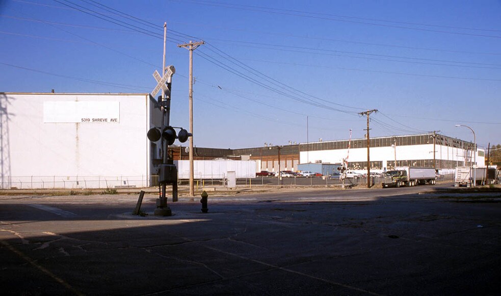 Primary Photo Of 5319 Shreve Ave, Saint Louis Manufacturing For Lease