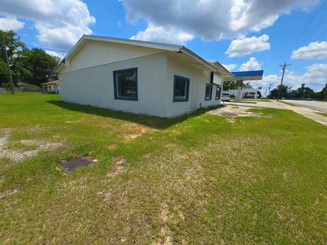 More Photos Of 3851 Harrington st, Oak Park Light Distribution For Sale