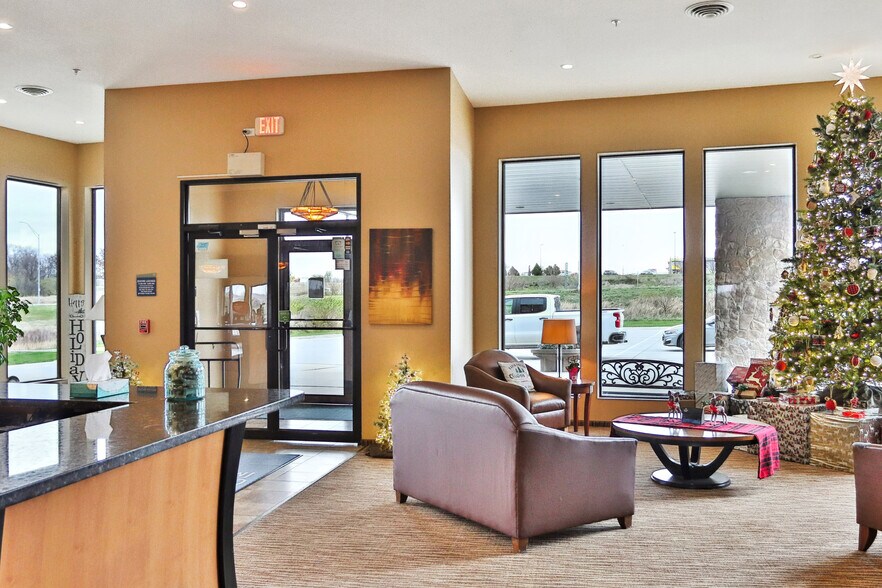 More Photos Of 4222 S 22nd Ave E, Newton Hotel For Sale