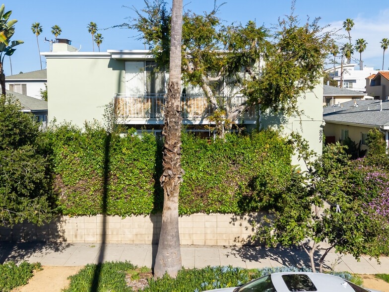 More Photos Of 827 18th St, Santa Monica Apartments For Sale