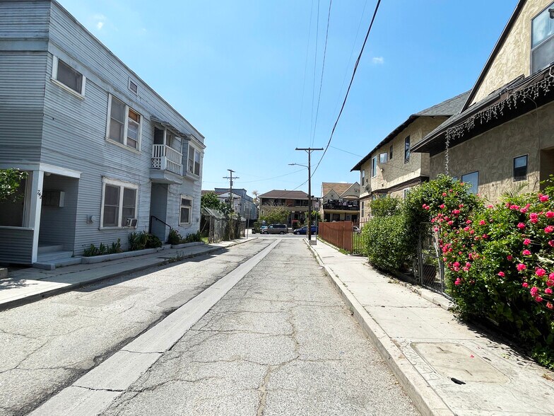 More Photos Of 1317 Linwood Ave, Los Angeles Apartments For Sale