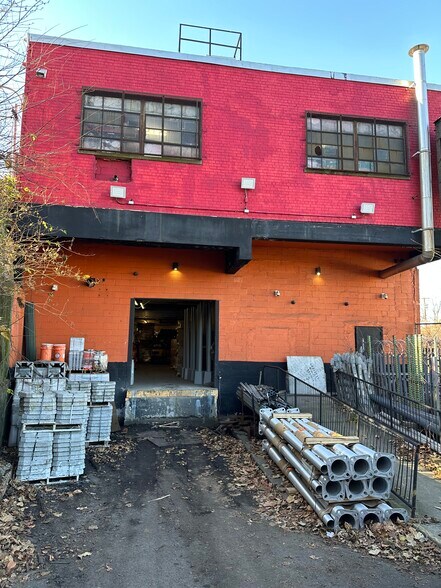 More Photos Of 1575 Bronx River Ave, Bronx Distribution For Lease