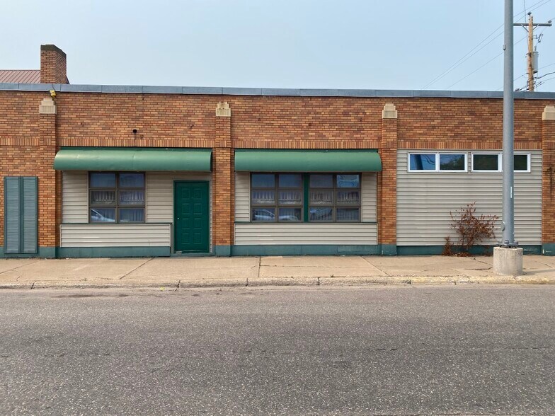 More Photos Of 202 W Genesee St, Iron River Restaurant For Sale