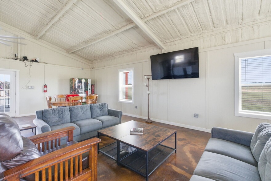 More Photos Of 351 My Ln, Millsap Trailer Camper Park For Sale