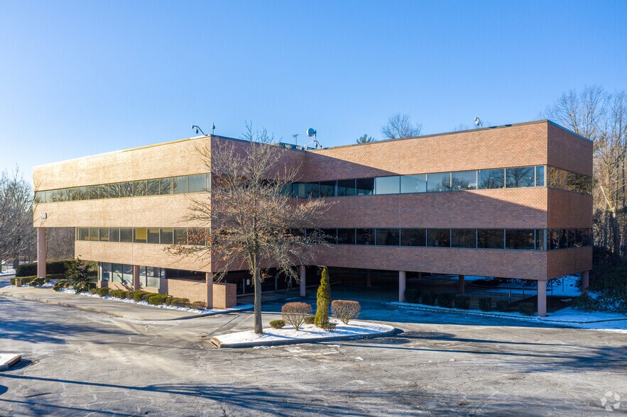 More Photos Of 100 Dutch Hill Rd, Orangeburg Medical For Lease