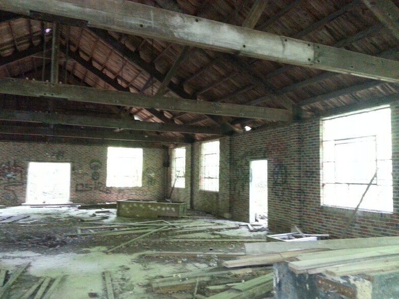 More Photos Of 71 Dreamland Park Dr, Fleetwood Apartments For Sale