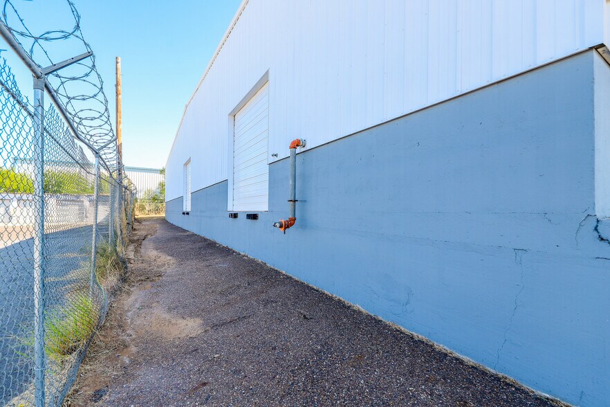 More Photos Of 14415 Import Rd, Laredo Warehouse For Sale