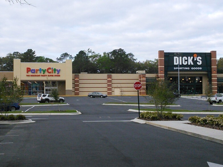 Primary Photo Of 1665-1701 Apalachee Pky, Tallahassee Unknown For Lease