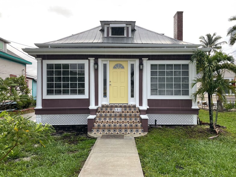 Primary Photo Of 1815 Hough St, Fort Myers Office Residential For Lease