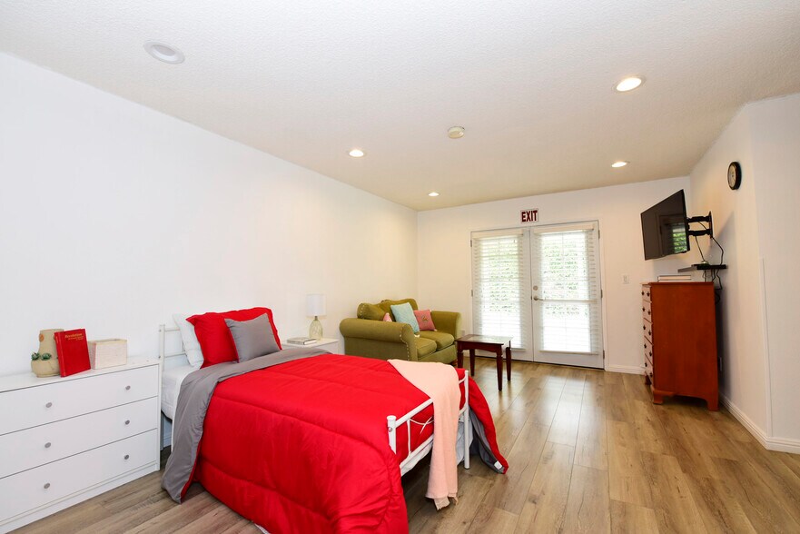 More Photos Of 20601 Mayall St, Chatsworth Healthcare For Sale