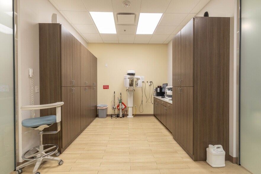 More Photos Of E Del Mar Blvd @ Winfield Pkwy, Laredo Unknown For Lease