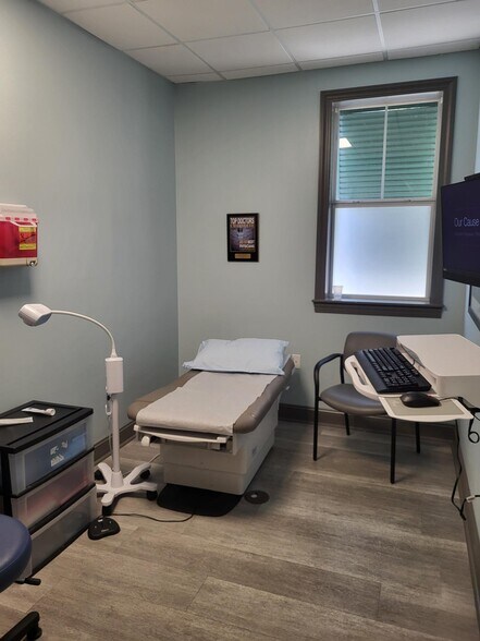 More Photos Of 1123-1125 Queensborough Blvd, Mount Pleasant Freestanding For Lease