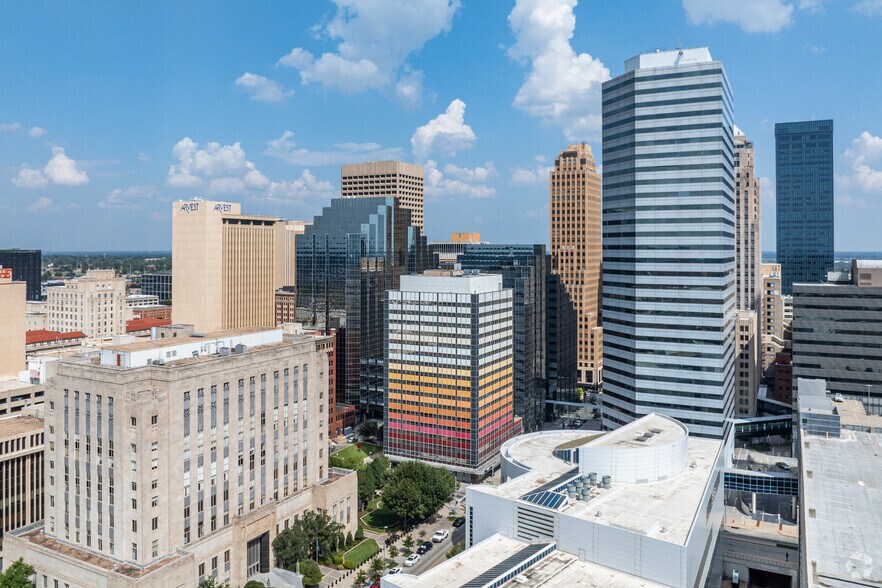More Photos Of 200 N Harvey Ave, Oklahoma City Apartments For Lease