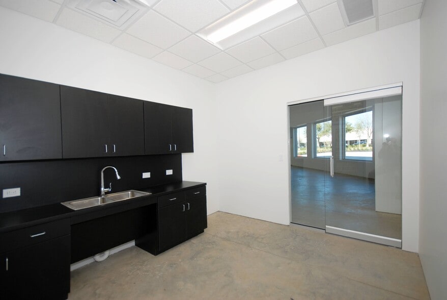 More Photos Of 4245 Marsh Ridge Rd, Carrollton Loft Creative Space For Sale