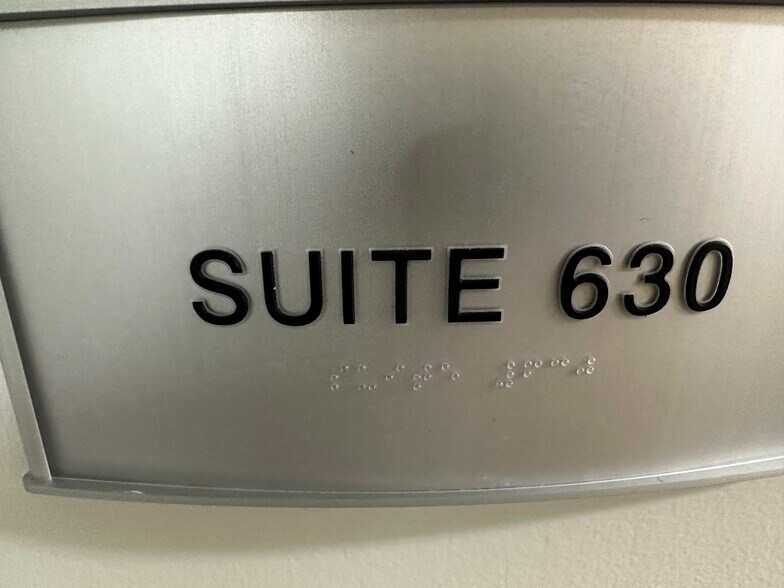 More Photos Of 750 Holiday Dr, Pittsburgh Office Residential For Lease