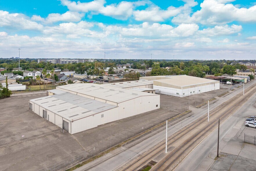 Primary Photo Of 4909 Fulton St, Houston Warehouse For Lease