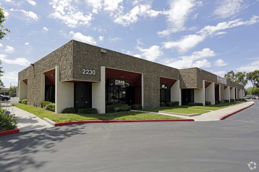 More Photos Of 2204-2230 S Fairview St, Santa Ana Light Distribution For Lease