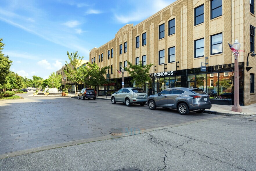 Primary Photo Of 26-56 Maryland Plz, Saint Louis Office For Lease