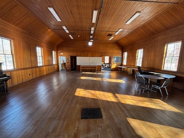 More Photos Of 12 Church Rd, Readfield Flex For Sale