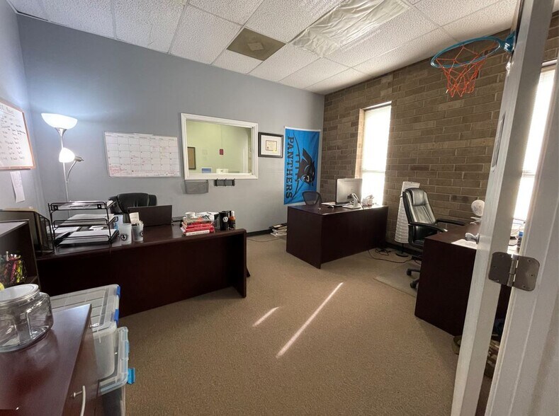 More Photos Of 510 Corliss St, Greensboro Light Manufacturing For Lease
