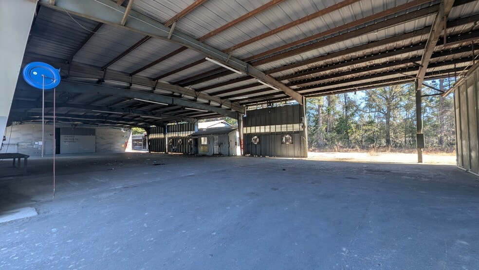 More Photos Of 112 N College Rd, Wilmington Warehouse For Sale