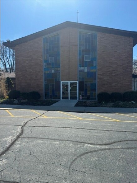 More Photos Of 3415 Starr Ave, Oregon Religious Facility For Lease