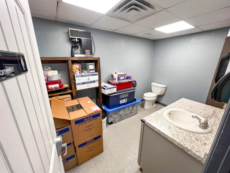 More Photos Of 1105 S Grandview Ave, Odessa Industrial For Sale