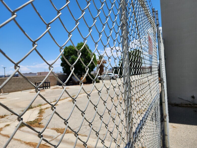 More Photos Of 45428 Trevor Ave, Lancaster Warehouse For Lease