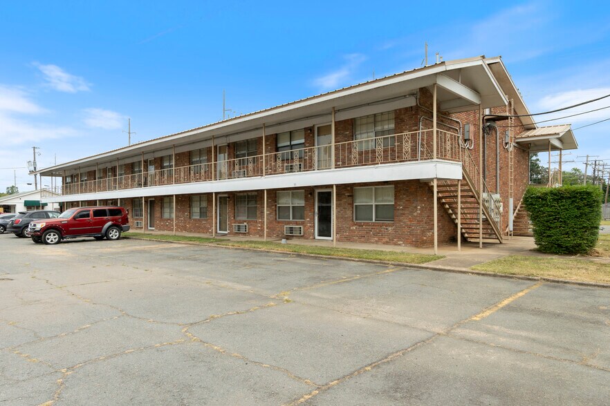 More Photos Of 2213 E 7th Ave, Pine Bluff Apartments For Sale