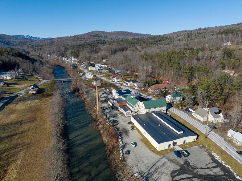 More Photos Of 7392 US-4, Woodstock Police Fire Station For Sale