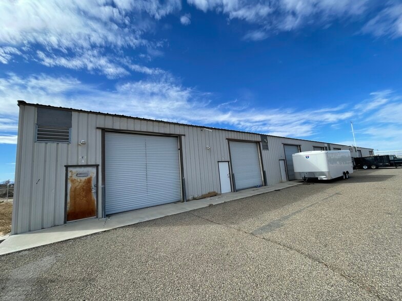 More Photos Of 712 W California Ave, Ridgecrest Warehouse For Sale