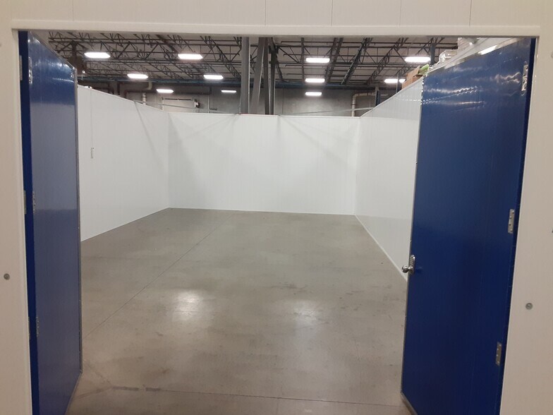 More Photos Of 3901 E Plano Pky, Plano Warehouse For Lease