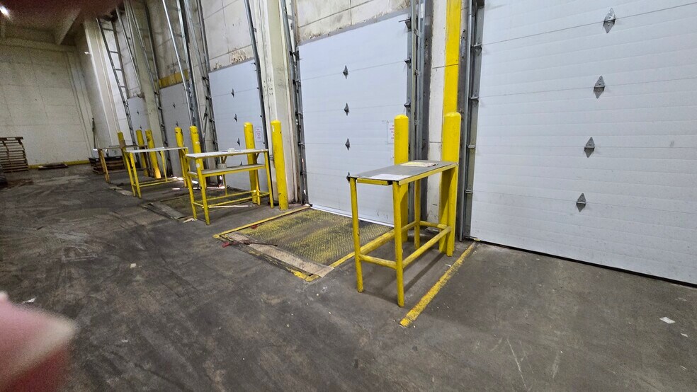 More Photos Of 2200 & 2100 Trophy Dr, McAllen Warehouse For Sale