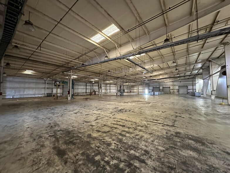 More Photos Of 625 66th Ave SW, Vero Beach Manufacturing For Sale