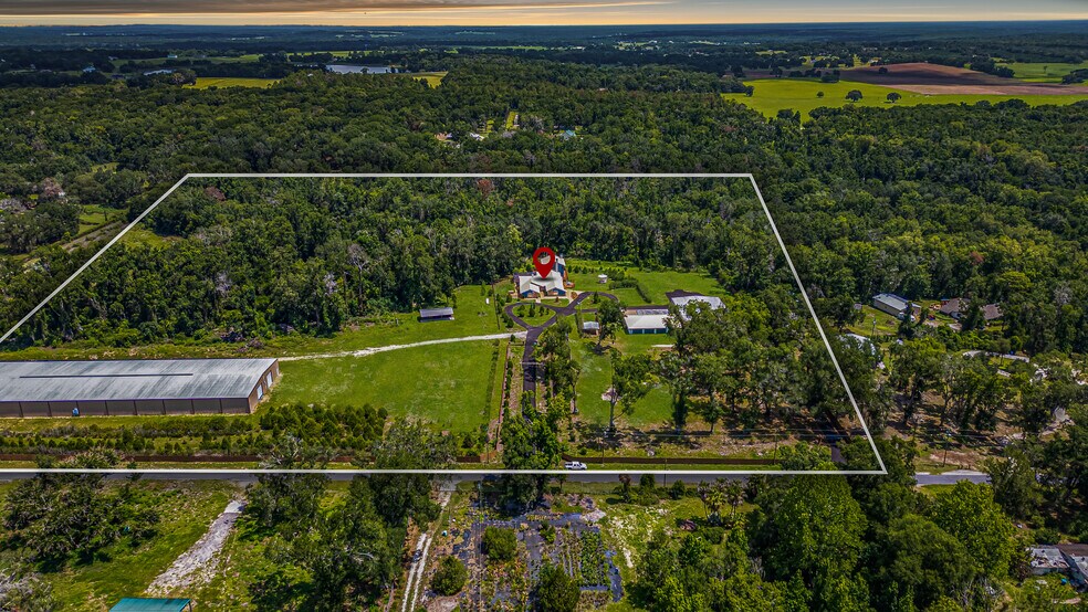 More Photos Of 27255 Hickory Hill Rd, Brooksville Specialty For Sale