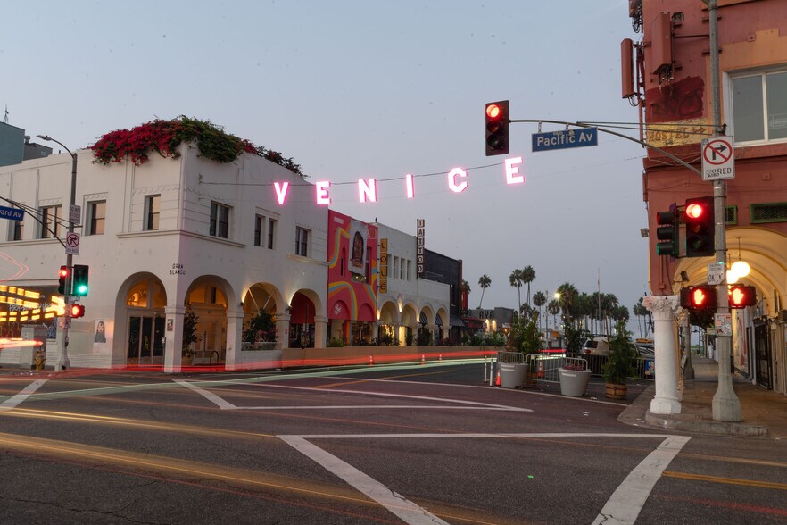 More Photos Of 62-66 Windward Ave, Venice Storefront Retail Office For Lease