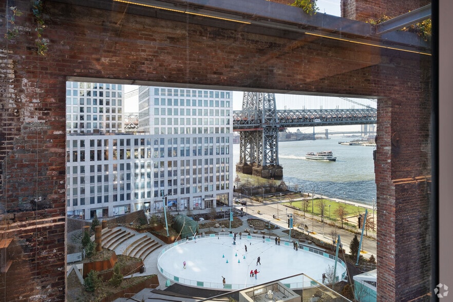 More Photos Of 300 Kent Ave, Brooklyn Office For Lease