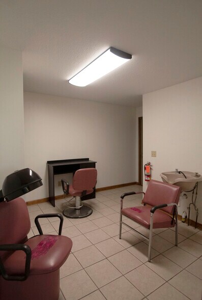 More Photos Of 208 2nd St SW, Carrollton Freestanding For Sale