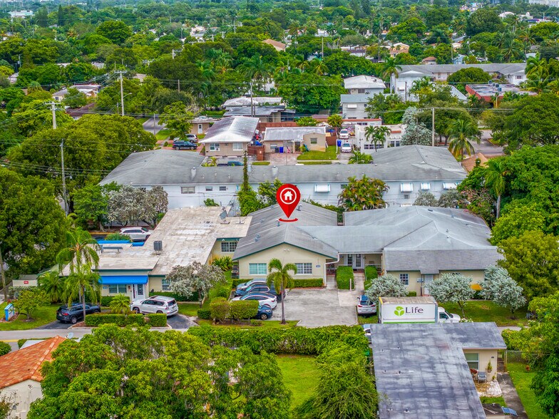 More Photos Of 1845 Garfield St, Hollywood Assisted Living For Sale