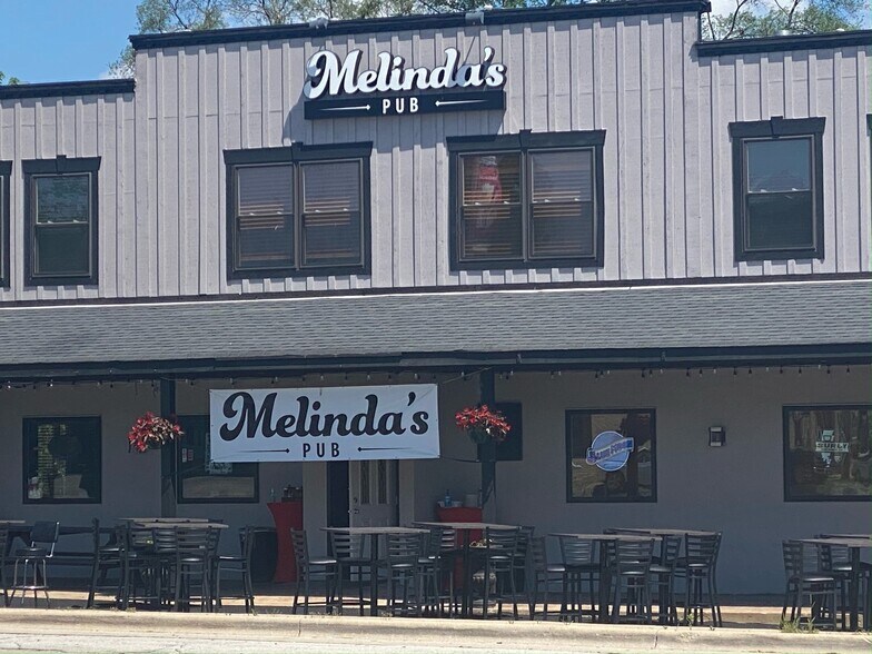 More Photos Of 6906 W 111th St, Worth Bar For Sale