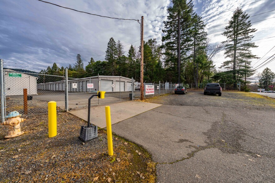 More Photos Of 25657 Redwood Hwy, Cave Junction Self Storage For Sale