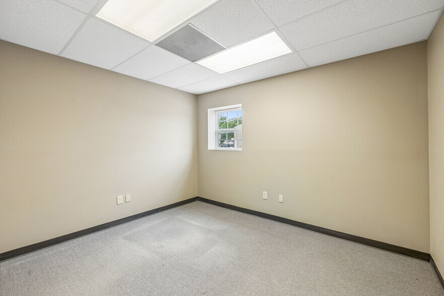 More Photos Of 1311 W College St, Murfreesboro Industrial For Sale
