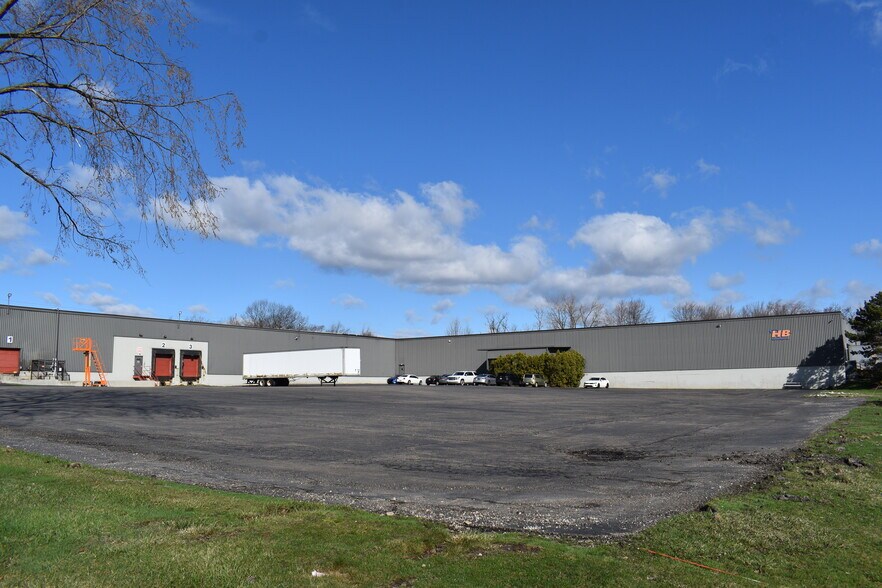 More Photos Of 1665 Enterprise Pky, Twinsburg Manufacturing For Lease