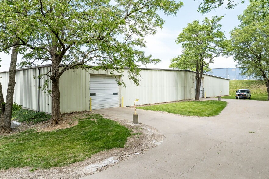 More Photos Of 4811 Easton Rd, Saint Joseph Industrial For Lease