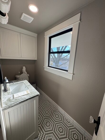 More Photos Of 2508 First St, Caddo Mills Office For Lease