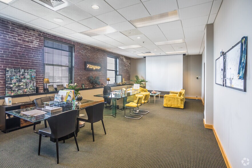 More Photos Of 254 Court Ave, Memphis Loft Creative Space For Sale