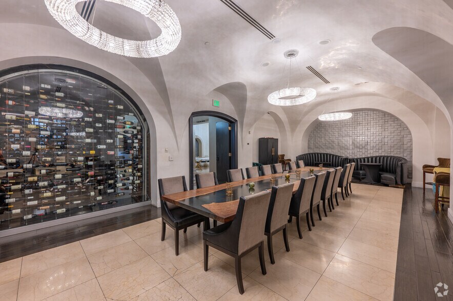 More Photos Of 2827 Paradise Rd, Las Vegas Health Club For Sale
