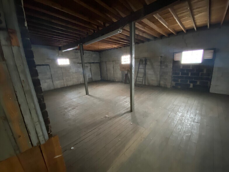 More Photos Of 130 Durand Ave, Trenton Warehouse For Lease