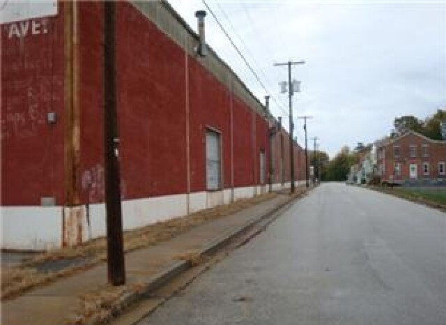 More Photos Of 27 Hubbell Ave, Salem Manufacturing For Sale